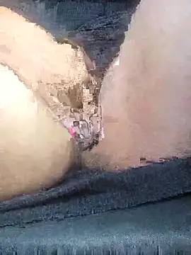 CheekyCurvesSA's cam snapshot