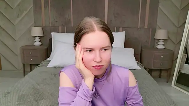 Alida_Brice's cam snapshot