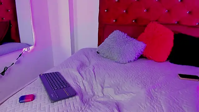 Isabella_Moon9's cam snapshot