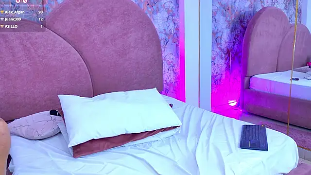 RavenGloomy live sex cam