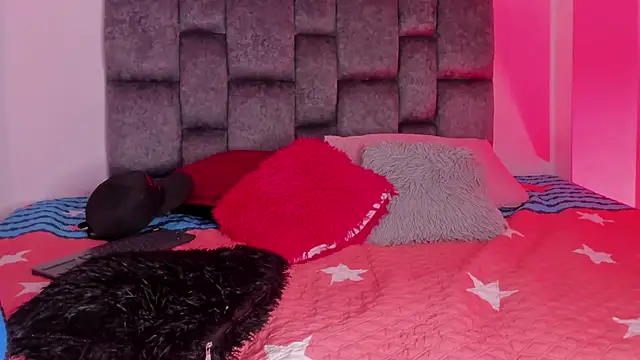 Liamsubtle01's cam snapshot