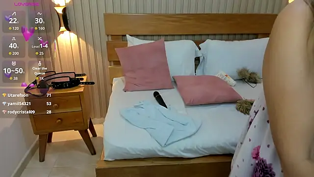 luciana_ballesteros_'s cam snapshot