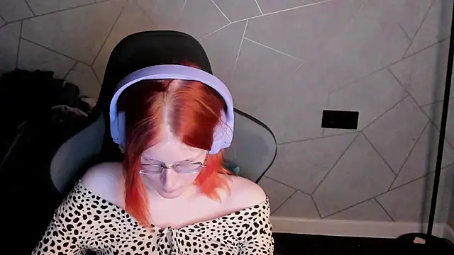 ElizabethHarpper's cam snapshot