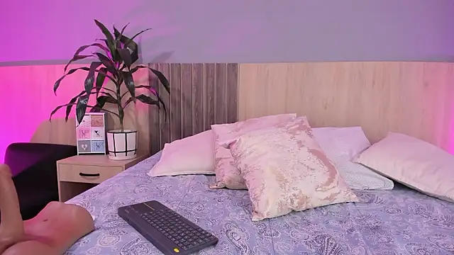 Atenea_Clerk's cam snapshot