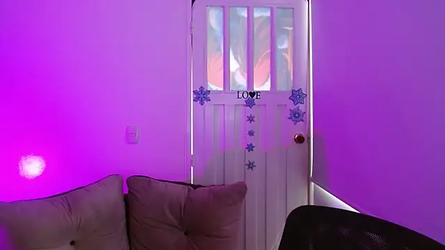 milfrousse's cam snapshot