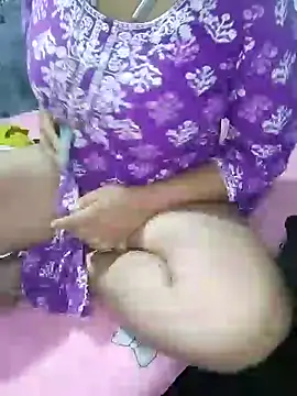 reena_hotry's cam snapshot