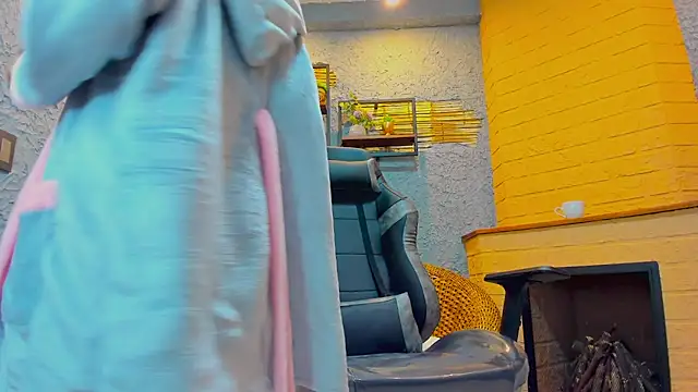 Amy_petitee's cam snapshot