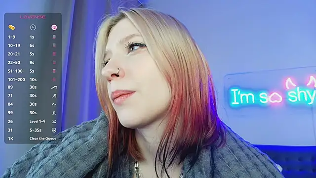 arielabradberry's cam snapshot