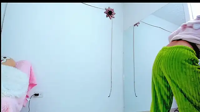 KIMMY_MONTIELL's cam snapshot