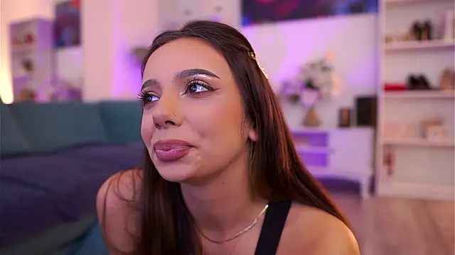 Aisha_Bee's cam snapshot