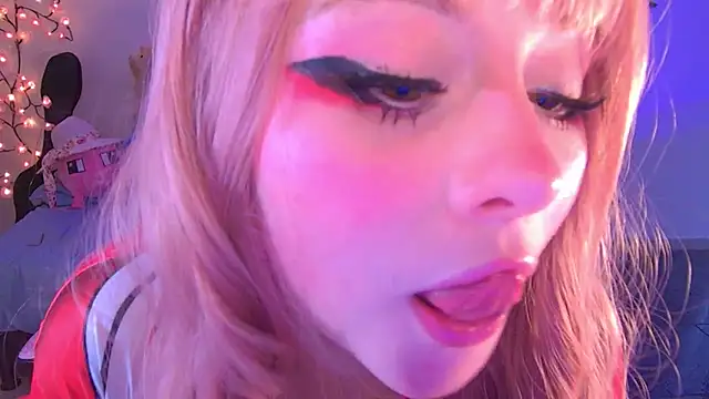 Lil_bela's cam snapshot