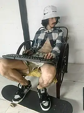 sk8-boy's cam snapshot