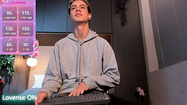 nicktorn's cam snapshot