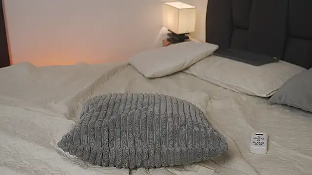 MelisaLopez_'s cam snapshot