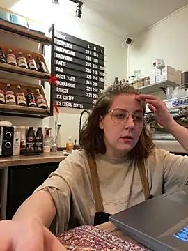 cinnabon_'s cam snapshot