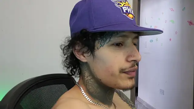 trieone's cam snapshot