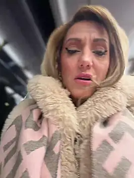 adya-aly's cam snapshot