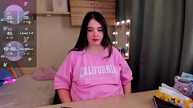 Alice_next_door's cam snapshot