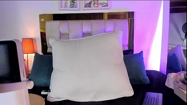 emmy_r's cam snapshot