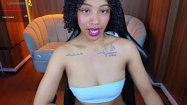 Violeth_b's cam snapshot