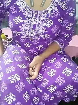 reena_hotry's cam snapshot