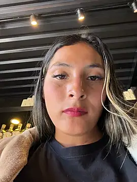 Cami_Leon2's cam snapshot