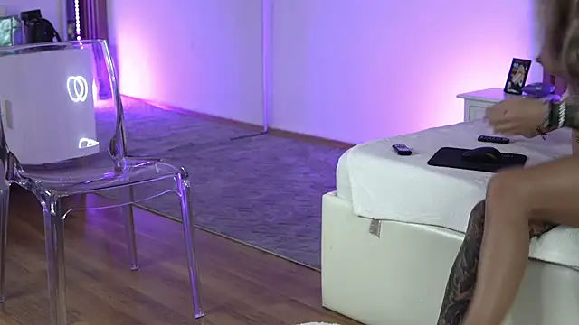 TiffanyMaze's cam snapshot