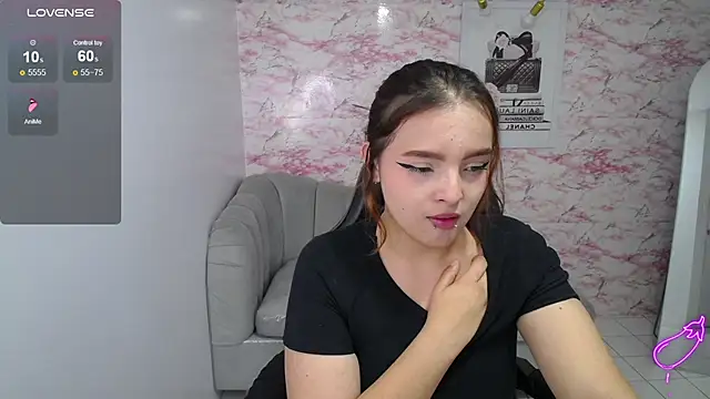 mia_foster_t's cam snapshot