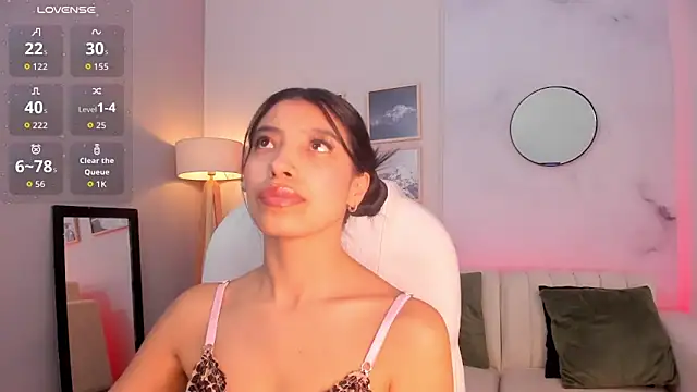 Tiffany_Low's cam snapshot