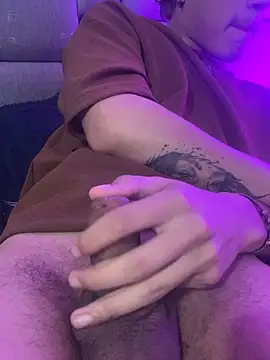 NaytonFreeman live sex cam