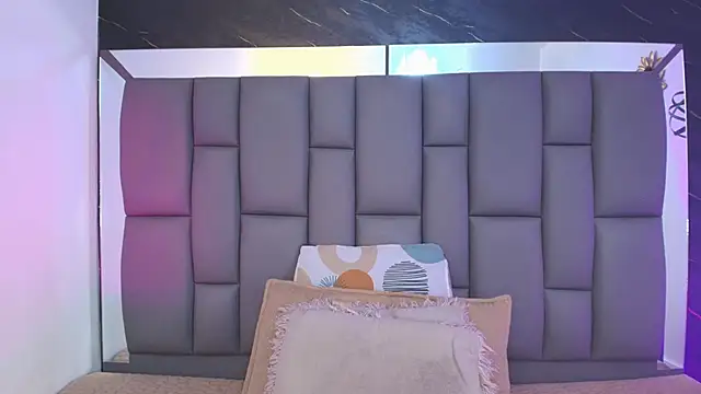 _MiaBrown_'s cam snapshot