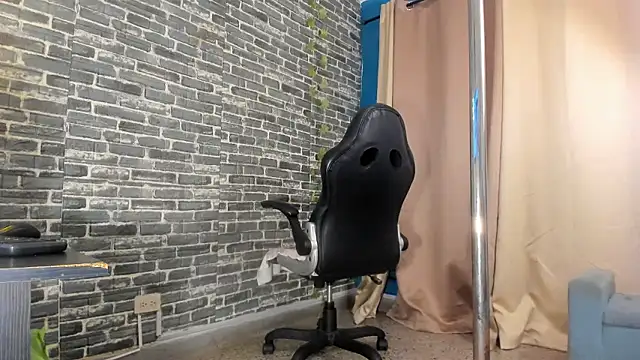 iam_samy_'s cam snapshot