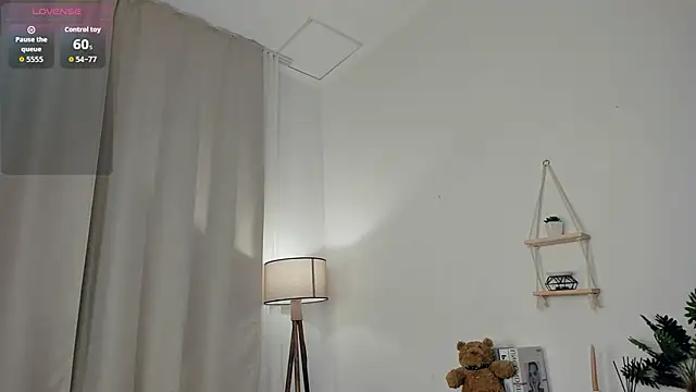 LaureMestler live sex cam