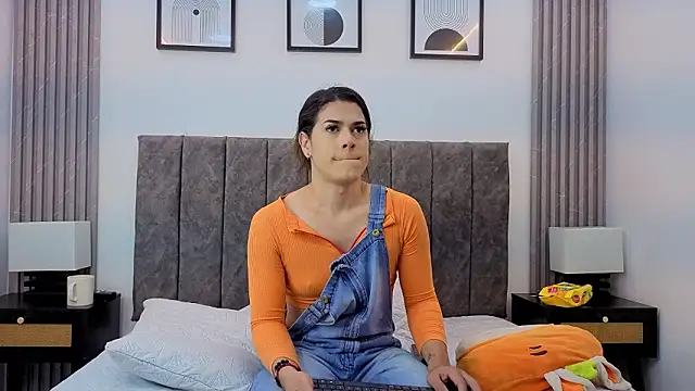 Luciana_Ortiz1 live sex cam