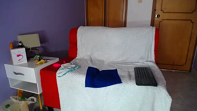 sophia_ny's cam snapshot