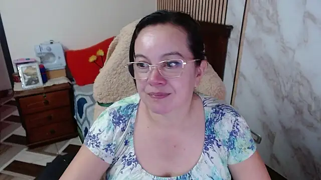 Sonialorens_ live sex cam