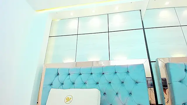 pocahontas_pow's cam snapshot