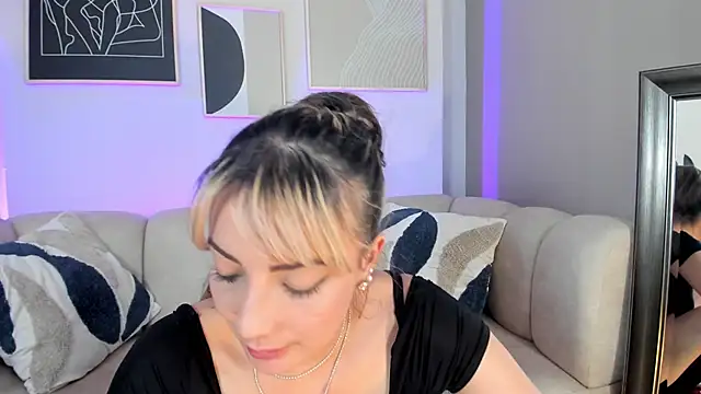 marie_bass's cam snapshot