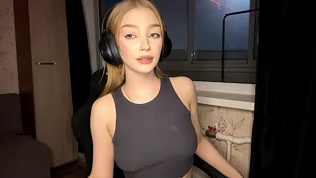 AlphaHokes's cam snapshot