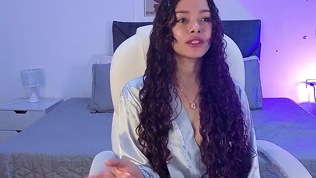 sara_sharma_'s cam snapshot