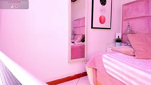 Janah_Myers's cam snapshot