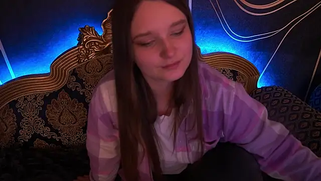 MagicPeachh_'s cam snapshot