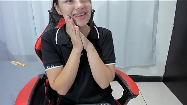 EmmaSnnow's cam snapshot