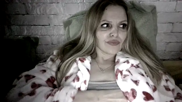 Angel_girllovemy's cam snapshot