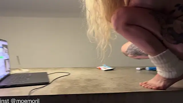 Golden_Aline's cam snapshot