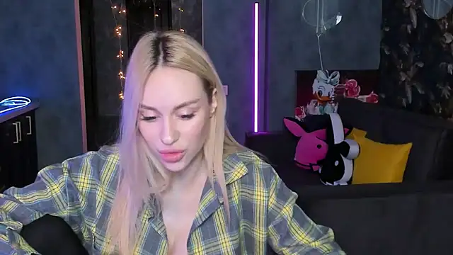 Blckmirrorr's cam snapshot