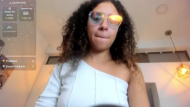 Hanna_Cornee_'s cam snapshot