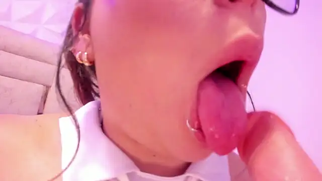 PauletteJ's cam snapshot