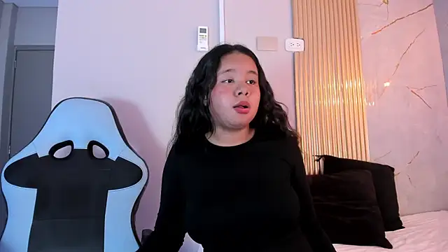 angie_harmony's cam snapshot