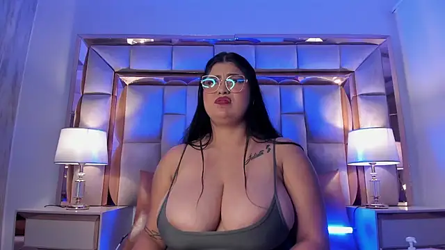 ValentinaBreats's cam snapshot